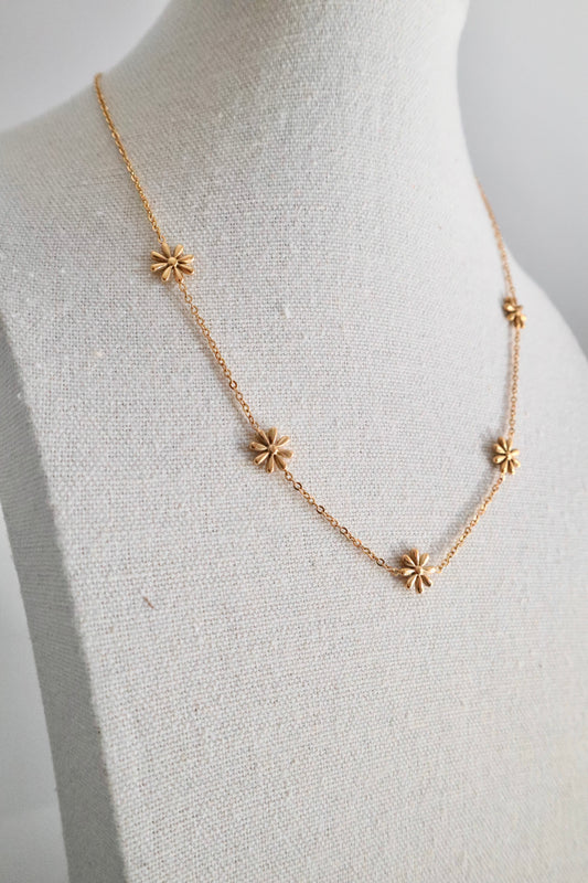 Daisy Necklace